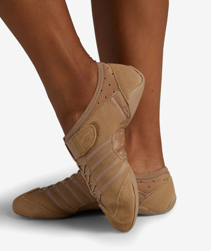 CLEARANCE - Capezio JAG jazz shoe - $20