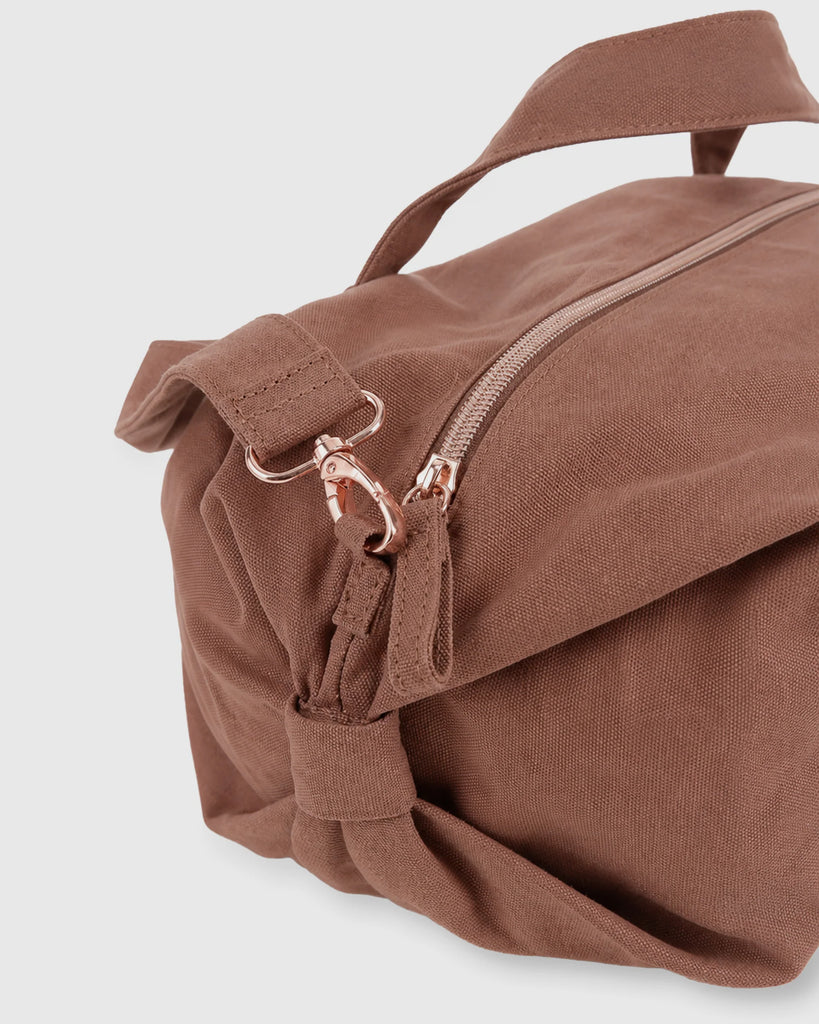 Medium Duffle bag- B390T   moka just arrive