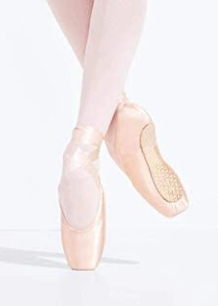 CLEARANCE - Capezio Plie II Pointe shoe - $20