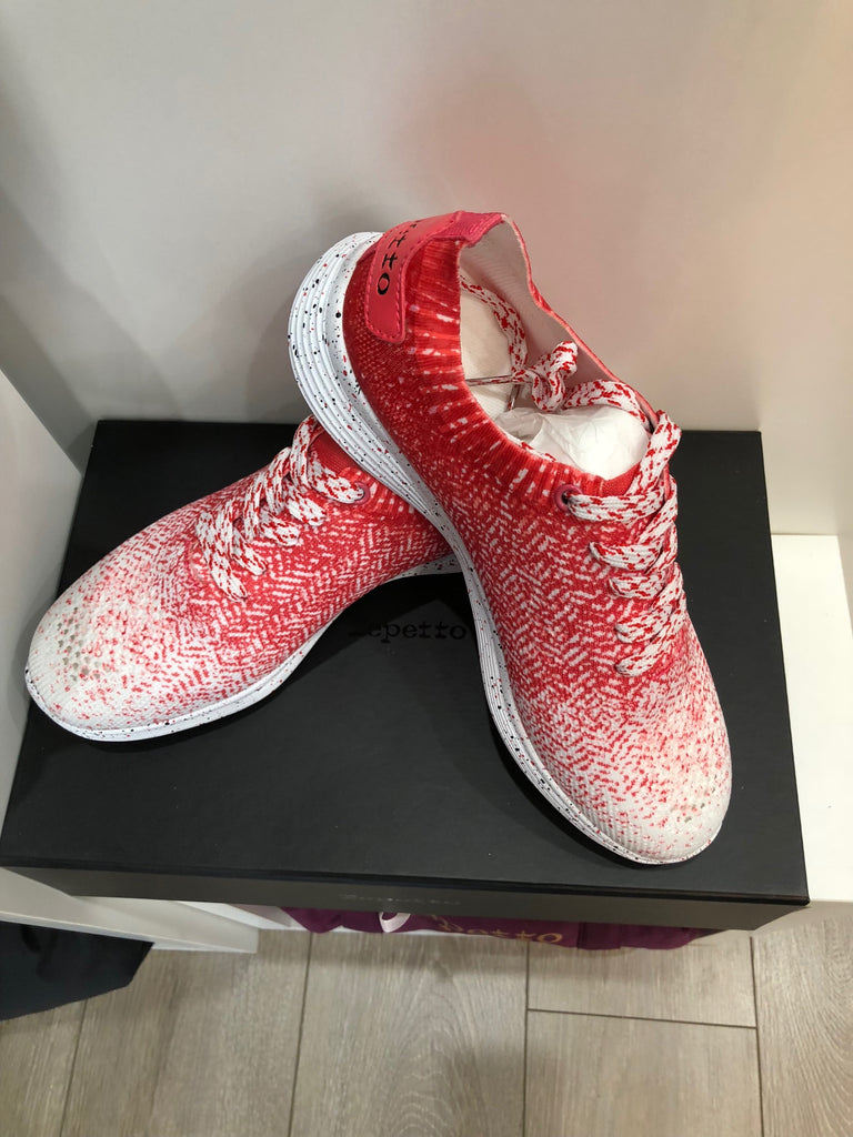 Dance runners store