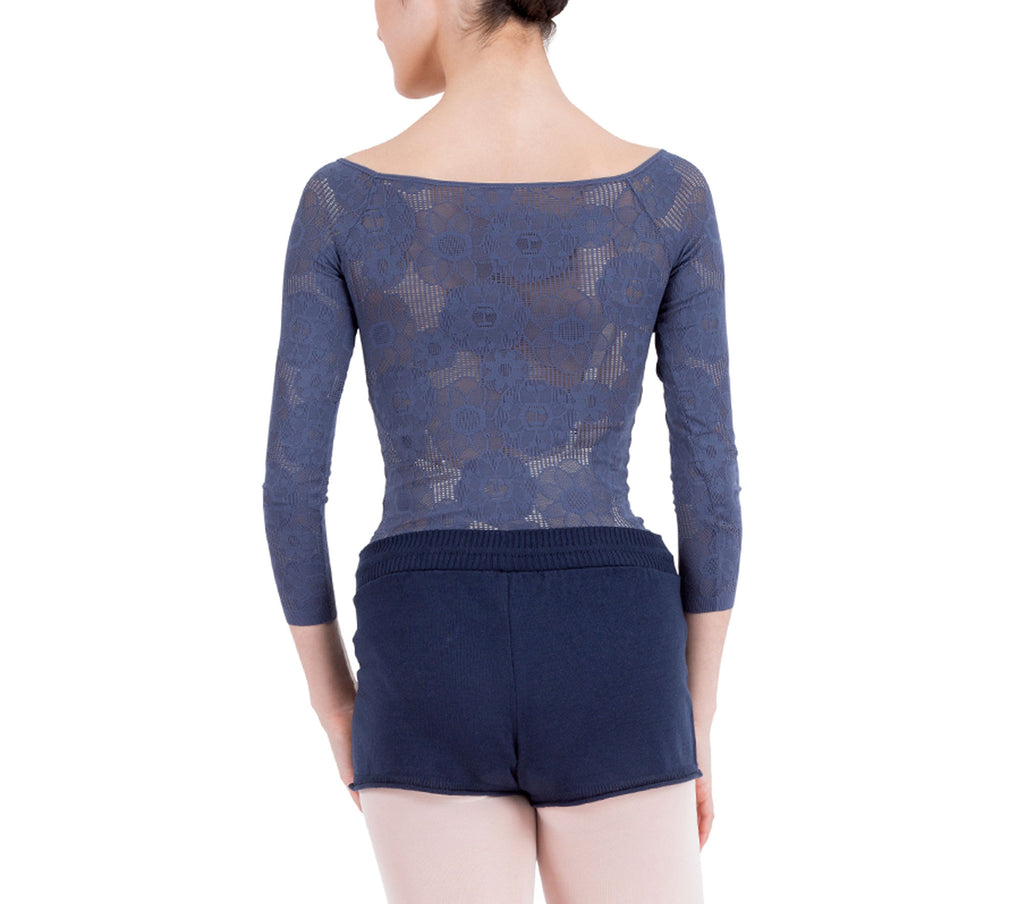 Long sleeves top in rosette lace